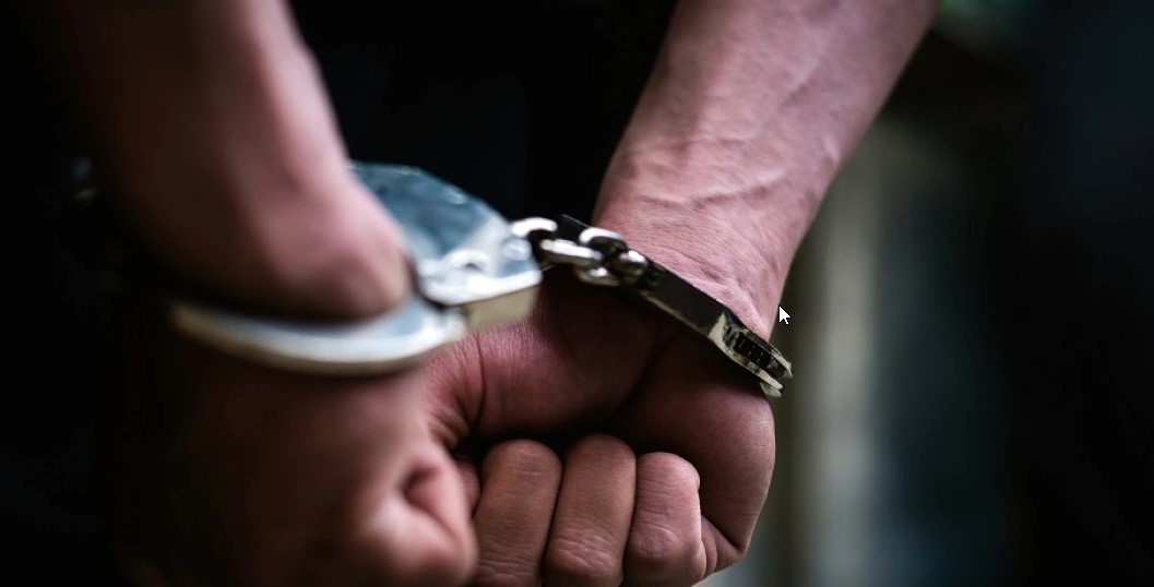 Vrau me lopatë kolegun në Greqi, arrestohet pas 21 vitesh shqiptari në Kakavijë