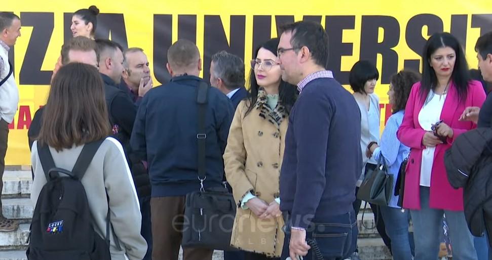 Pedagogët paralajmërojnë grevë urie, Kovaçi: Formë presioni