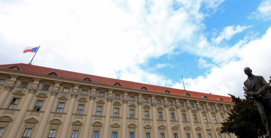 Çekia u bën thirrje qytetarëve të saj të largohen nga Rusia