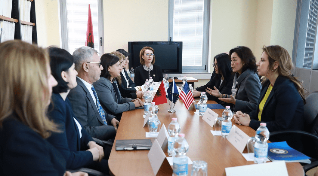 Zbardhet takimi, çfarë u tha ambasadorja Kim gjyqtarëve të Apelit të GJKKO-së