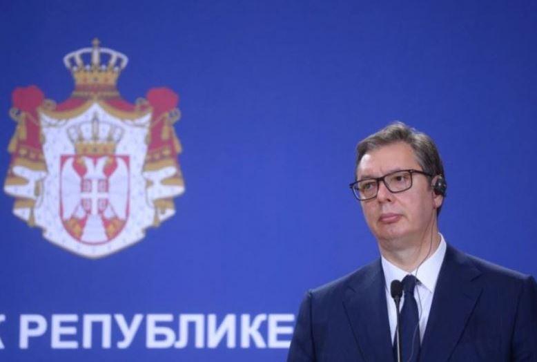 Vuçiç pas bisedës me Macron: Kam një lajm të mirë