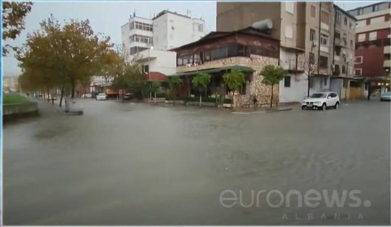 Përmirësohet situata nga përmbytjet në Shkodër e Lezhë, MM: Orët në vijim, kritike