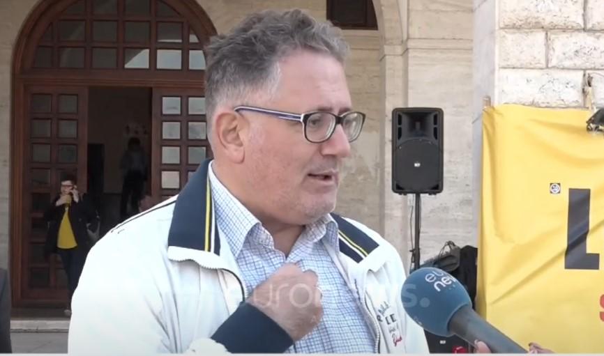 Pedagogu tregon nëse do të marrin pjesë në protestën e 12 nëntorit