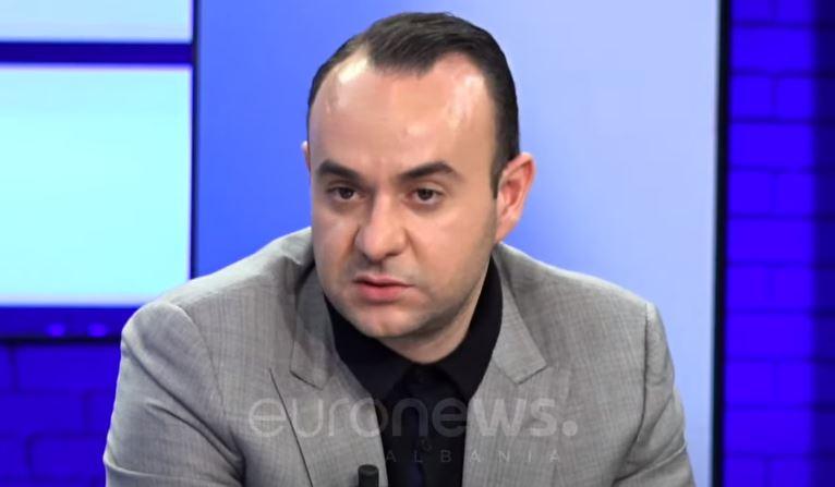 Incidenti në fund të protestës, Balliu: Donim të jepnim një mesazh duke ndezur qiri