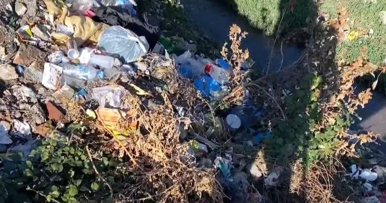 Përroi i ‘plehrave’ në Elbasan, banorët ankohen për mungesën e investimeve