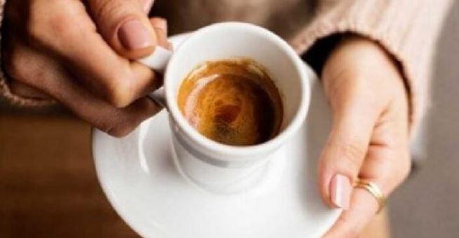 12 njerëzit që nuk duhet të pinë kafe