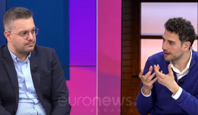 Gërhisni? Mjeku Minarolli: Mos flini me shpinë