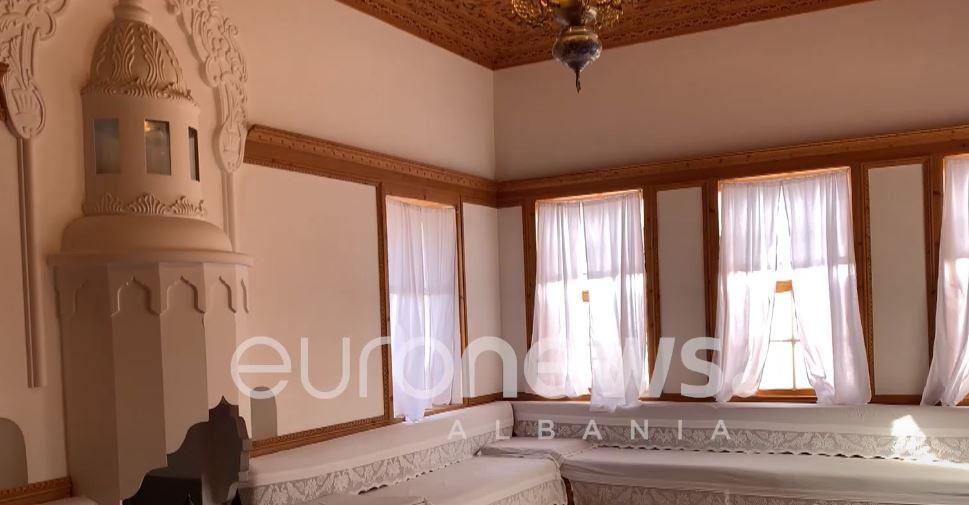 Muzeu “Kadare” tërheq turistët, shtëpia e shkrimtarit pikë referimi në Gjirokastër