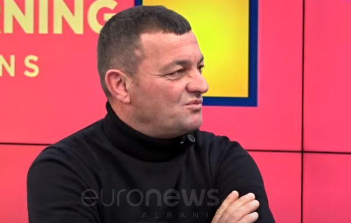 Taksisti: Shqiptarët s’kanë durim as në shi e as në diell, i bien borisë në trafik