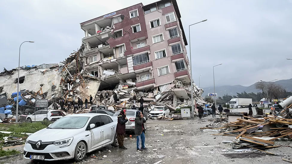 Çdo gjë e rrënuar, fotot para dhe pas tërmetit shkatërrimtar