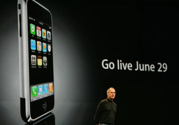 Shitet në ankand iPhone i 2007, ja shifra marramendëse