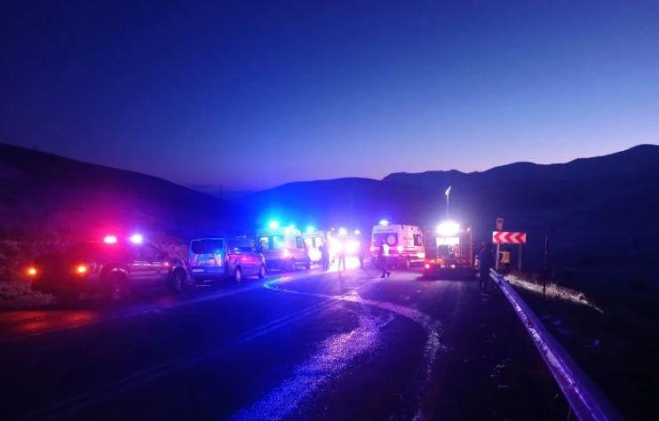 Përmbyset autobusi i pasagjerëve në Turqi, 8 të vdekur dhe 35 të plagosur