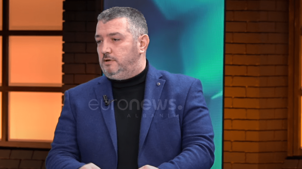 Cili do të jetë kandidati i PS në Elbasan? Ja si përgjigjet deputeti Klevis Xhoxhi
