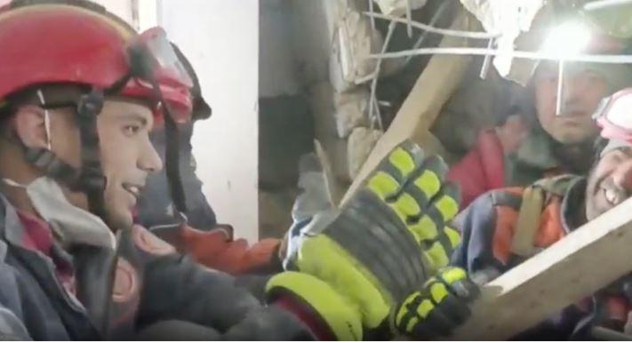 Ekipi gjerman pëfundon misionin e kërkim-shpëtimit, largohet nga Turqia