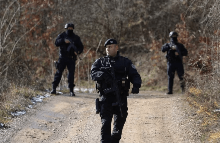 Policia e Kosovës pranë kufirit me Serbinë