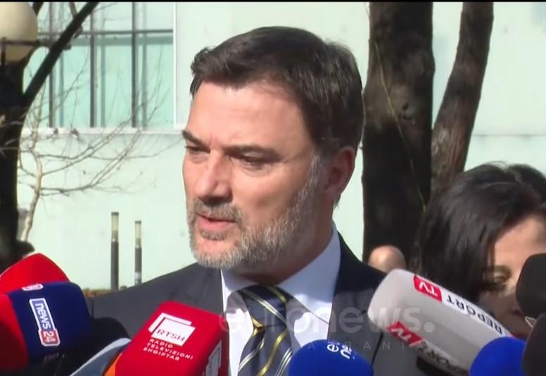 A do jeni në protestën e 11 shkurtit? Si përgjigjet Enkelejd Alibeaj