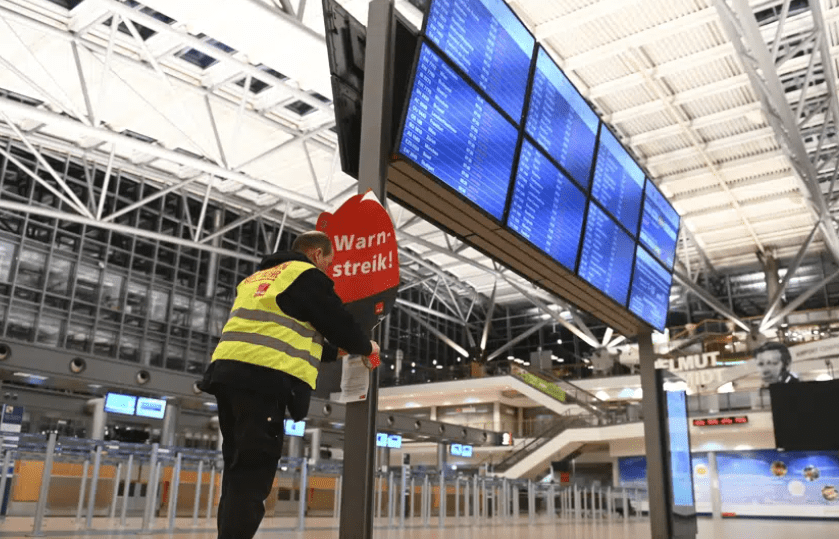 Greva paralizon aeroportet në Gjermani, punonjësit kërkojnë rritje page