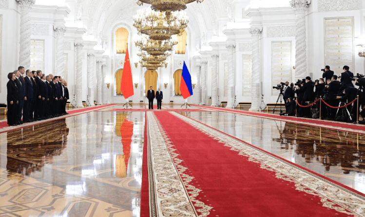 Putin shtron tapetin e kuq për Xi, çfarë mund të diskutohet ditën e dytë të takimit