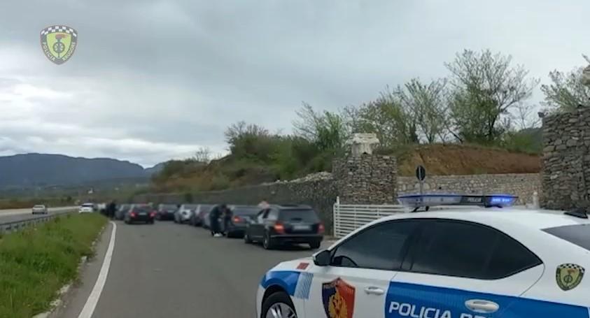Rrugorja “në aksion”, shoqëron 11 shoferë që organizonin gara në rrugë
