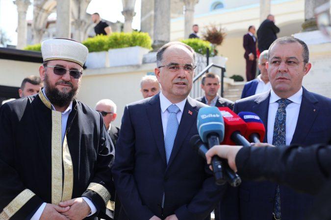 Begaj uron Bajramin: Besimi të jetë shtysë për ne për vepra të mira