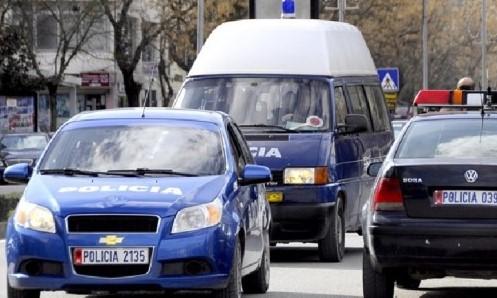 Sherr mes dy personave në Pogradec, i riu godet me grushta 43-vjeçarin