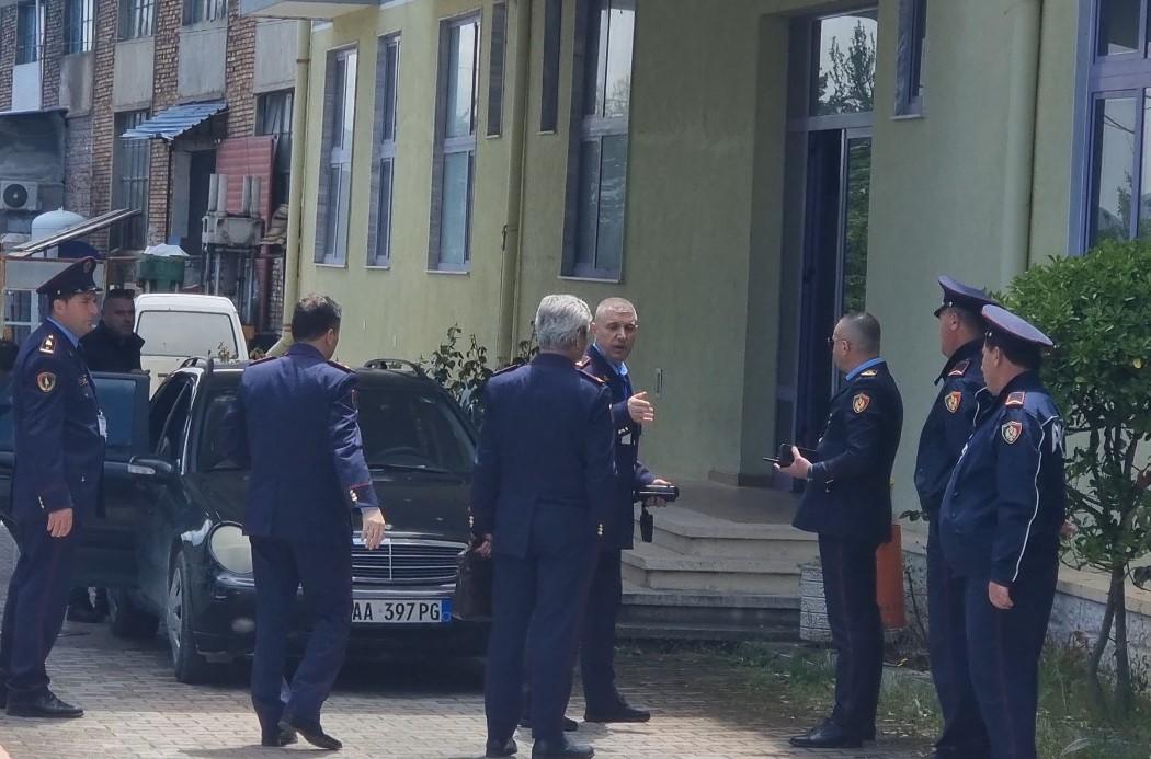 Nis shpërndarja e materialeve zgjedhore në Pogradec