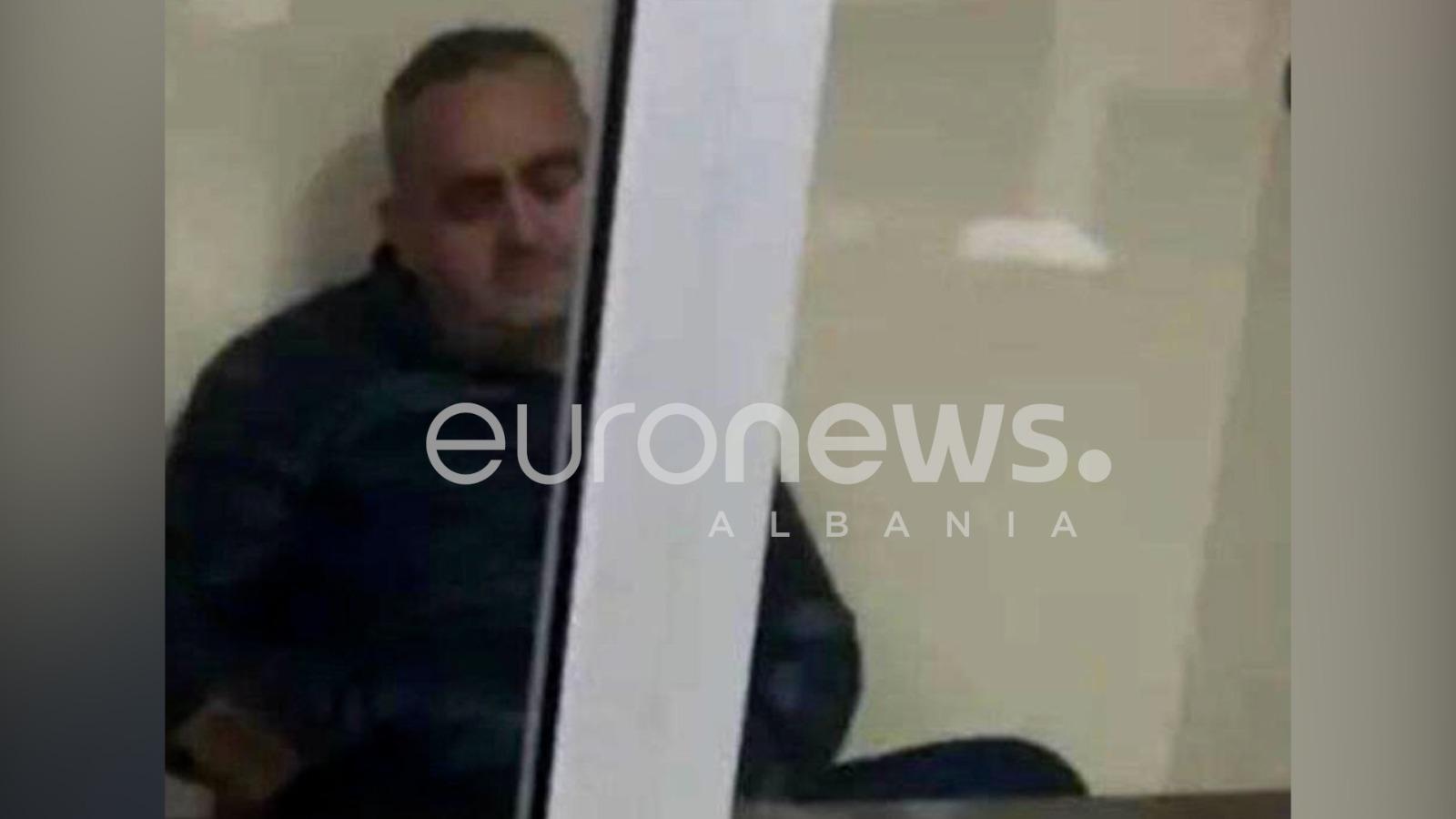 U arrestua për shitblerje votash, del fotoja e Fredi Belerit në sallën e gjyqit