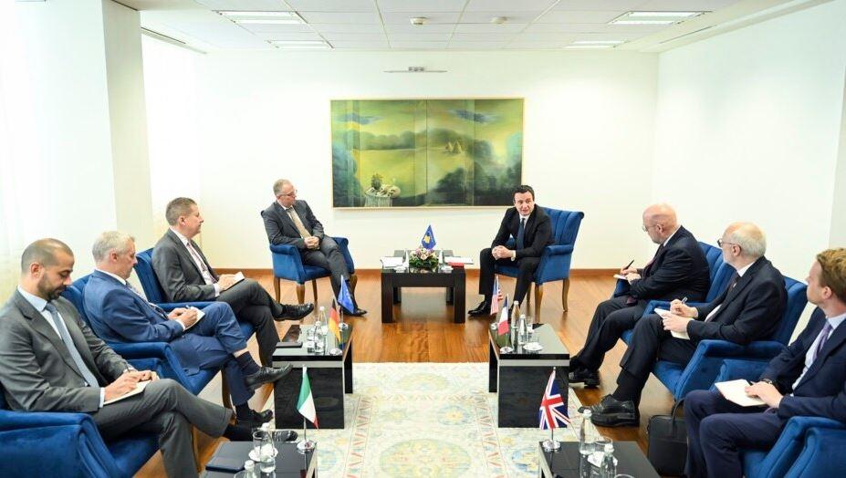 Kurti zhvillon takim me ambasadorët e QUINT-it