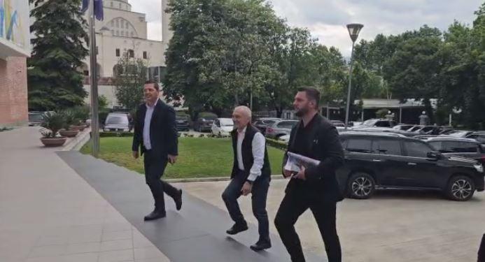 Dita e fundit e fushatës, Meta takon Berishën në selinë e PD