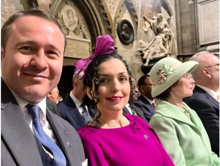Vjosa Osmani merr pjesë në ceremoninë e kurorëzimit të Mbretit Charles