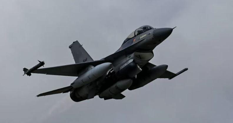 SHBA do t’i lejojë aleatët t’i japin Ukrainës avionë luftarakë F-16