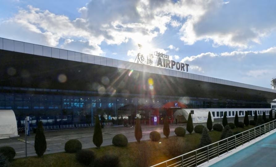 Iu mohua hyrja, udhëtari i armatosur vret 2 persona në aeroportin e Moldavisë