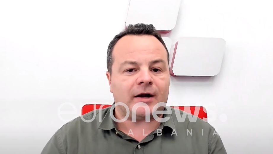 Analisti: Bllokada serbe, jo vetëm për kamionët nga Kosova, por edhe për shqiptarët