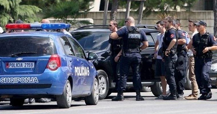 Vodhën dyqanin në qendrën tregtare në Tiranë, arrestohen vajzat nga Fushë-Kruja