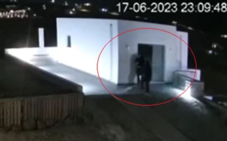 VIDEO| Si i grabiste vilat luksoze në Mykonos banda greko-shqiptare e hajdutëve
