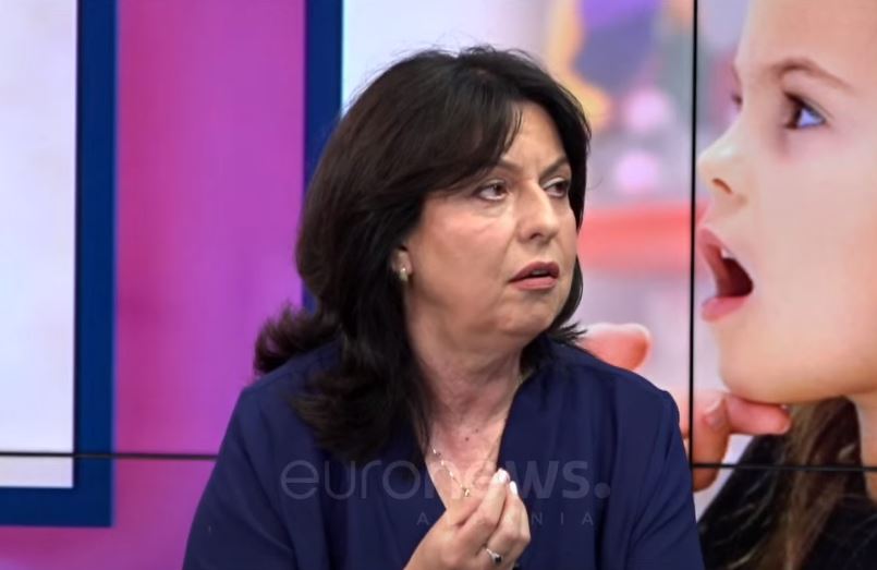 Mjekja bën apel: Izoloni fëmijët e tjerë nëse njëri ka virusin ‘gojë, duar, këmbë’