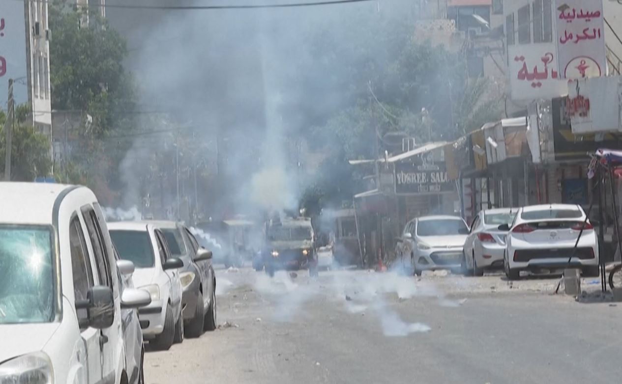 Dhunë në Bregun Perëndimor, forcat izraelite sulmojnë një kamp në Jenin