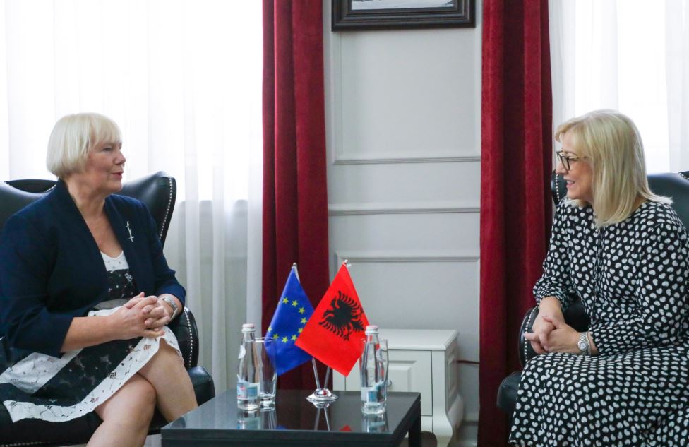 Nikolla pret ambasadoren e BE-së me rastin e përfundimit të misionit në Shqipëri