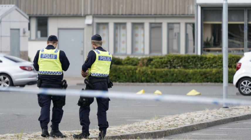 Policia suedeze miraton tubimin ku do digjej Bibla, vendimi dënohet nga Izraeli