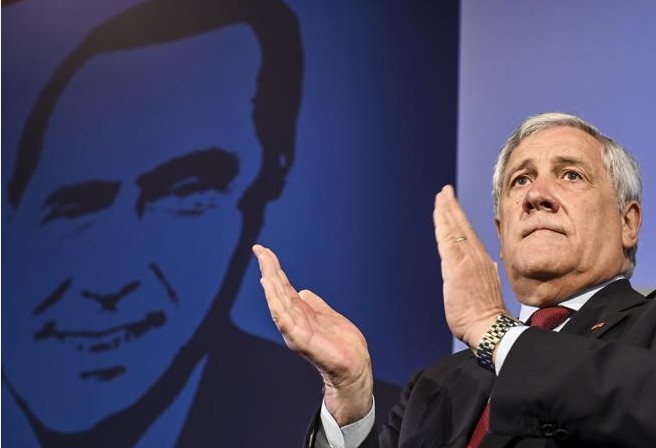 Ministri i Jashtëm italian, Tajani pason Belusconin në drejtimin e Forza Italia