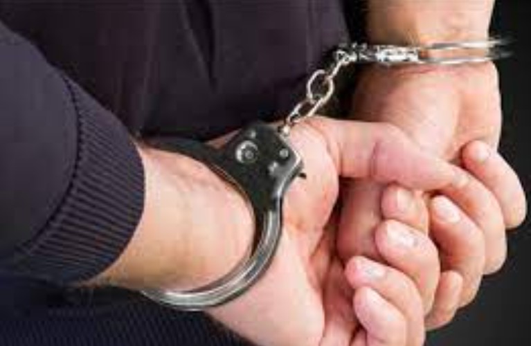 Dhunoi me sende të forta xhaxhain, arrestohet në flagrancë 48-vjeçari në Vlorë