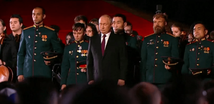I qetë duke shijuar koncertin, video e Putin fill pas vdekjes së Prigozhin