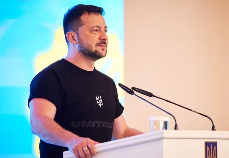 Zelenski lavdëron ukrainasit për “luftën për liri” në Ditën e Pavarësisë