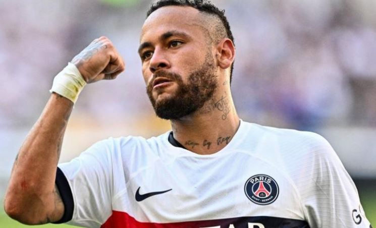 Kthimi te Santos  Neymar mbyll sezonin me shpëtim dhe dilema për të ardhmen