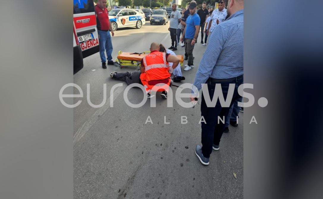 Aksident në Korçë/ Automjeti përplas biçiklistin, niset me urgjencë në spital