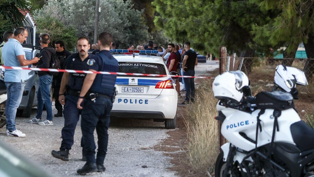 Pritë apo luftë mes bandave, pistat e masakrës në Greqi. Dyshohet se janë shqiptarë