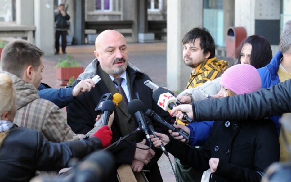 Serbi| Avokati Petronijeviç i drejtohet publikut në emër të Milan Radoiçiç