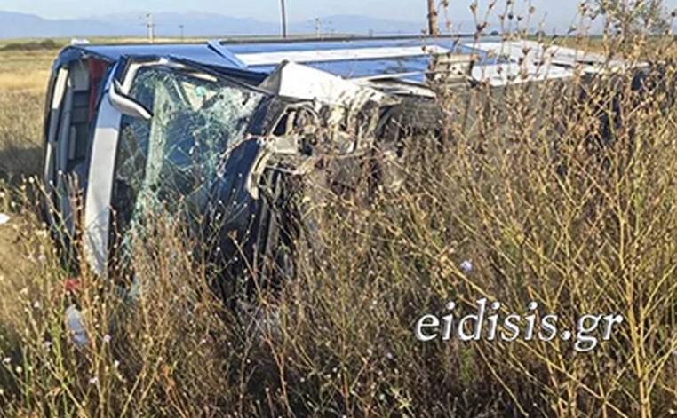 Greqi| Autobusi 2-katësh përplaset me 2 makina, 3 viktima nga aksidenti