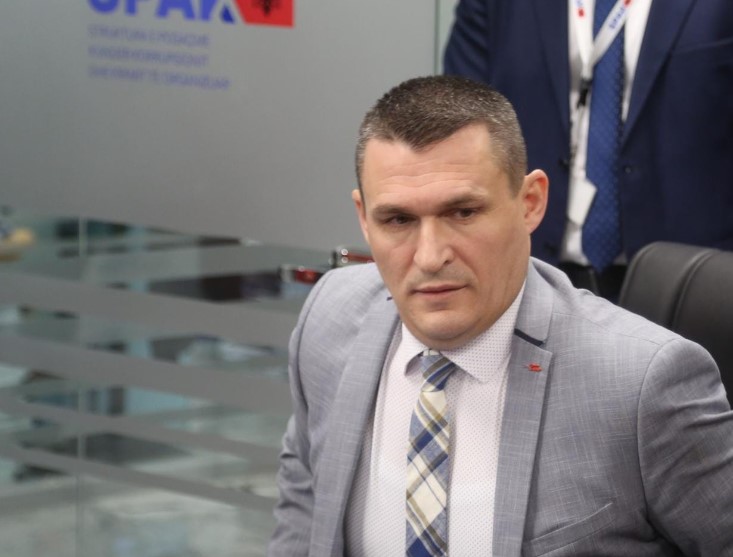 Nga “Metamorfoza”, te sterilizimi e McGonigal, Dumani flet për çështjet e bujshme