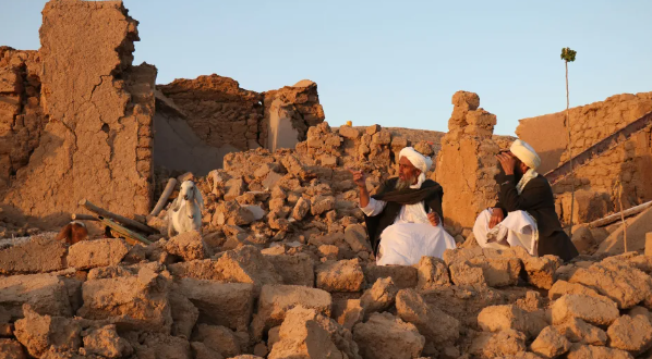 Shkon mbi 2 mijë numri i viktimave nga tërmeti në Afganistan, qindra nën rrënoja 